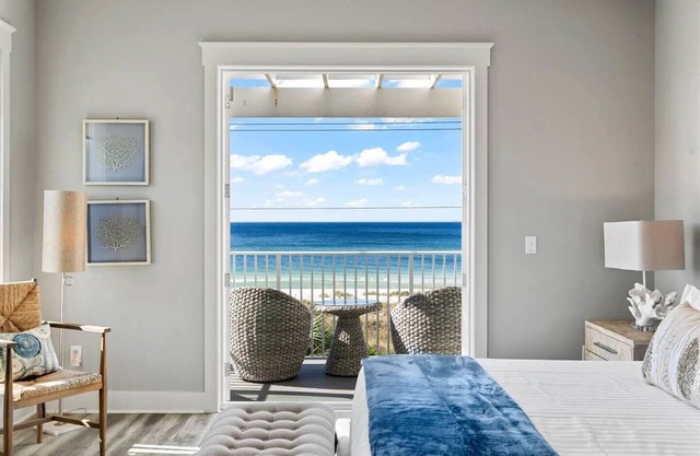 Luxury Breeze - Luxury Home with Private Pool & Private Beach!
