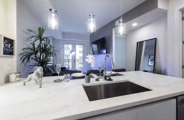 Luxury Buckhead Stay ?