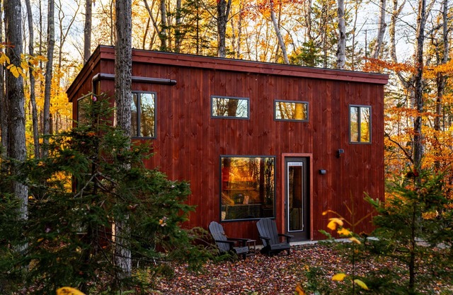 Luxury Cabin #3 Hot Tub, Kayaks, Paddle Boards, Private Fire Pit