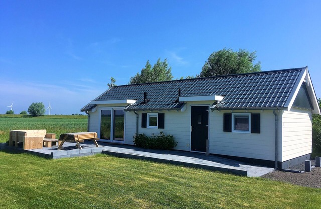 Luxury chalet for 4 people in Kamperland, close to the beach and sea