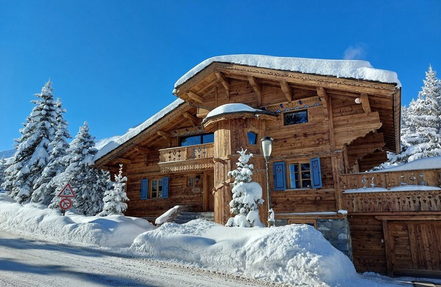 Luxury Chalet in Courchevel with Pool, Hammam and Sauna