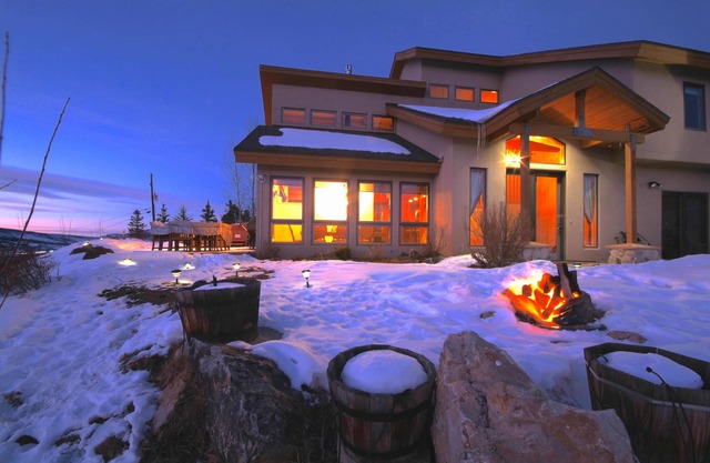 Luxury Chalet w/360° Views, Jacuzzi. Summit County Ski, Fly Fishing, Hiking.