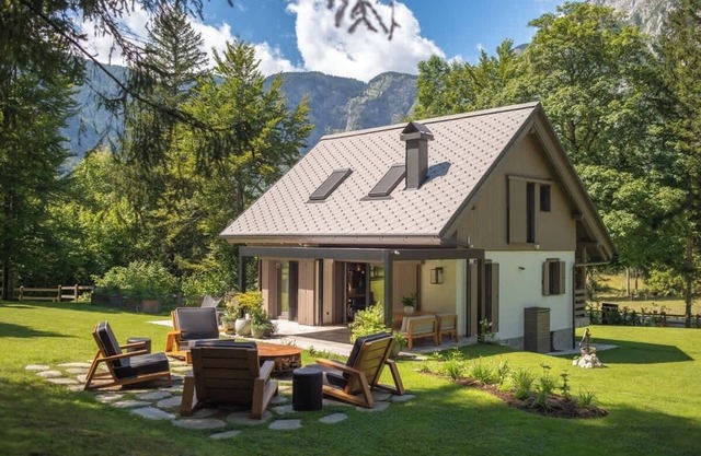 Luxury Chalet with Jacuzzi at Lake Bohinj