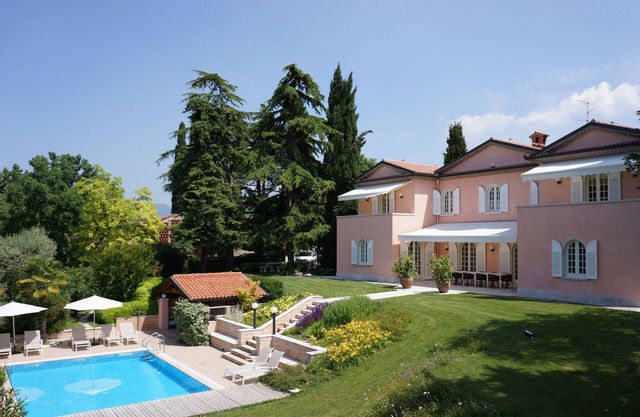 Luxury & Chic Rental Villa Lake Garda Lazise. Lake view and swimming pool