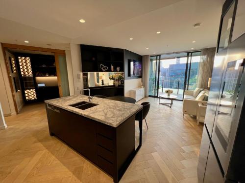 Luxury City Oasis