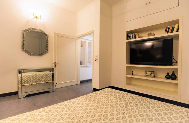 Luxury, comfortable and peaceful with free parking