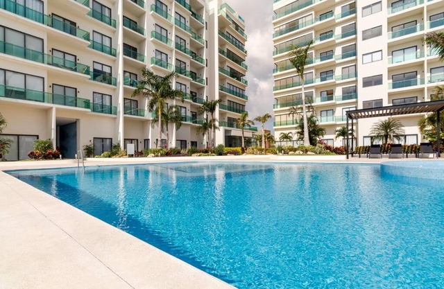 Luxury Condo, 2BR, Fast Internet, Condo Akul