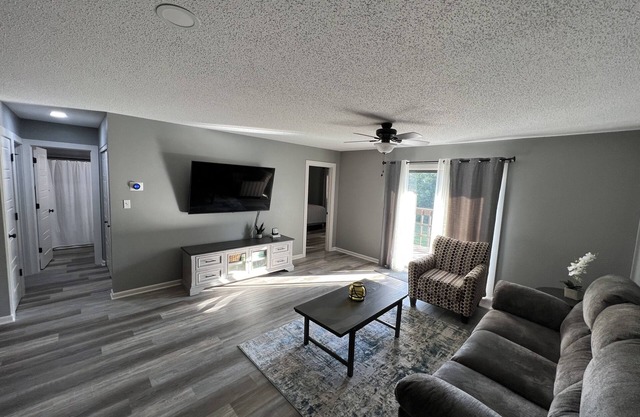 Luxury condo at Mark Twain Lake