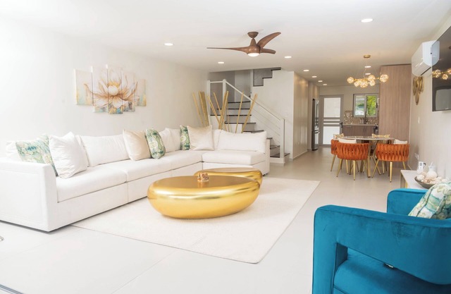 Luxury condo in Jolly Harbour Near beach