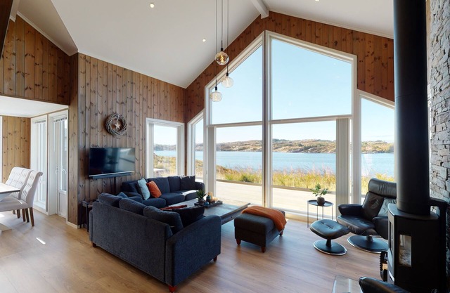 Luxury cottage with sea view, near Bergen