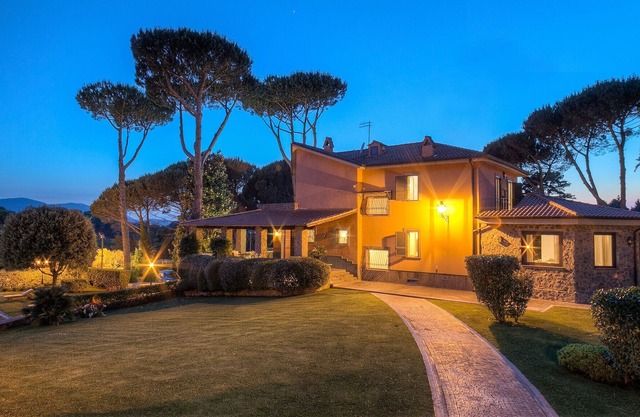 LUXURY COUNTRY HOUSE near ROME - swimming pool, turkish baths, sauna, gym and...
