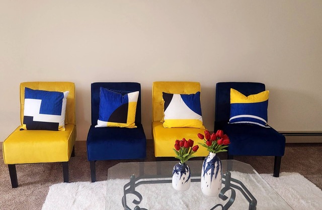Luxury downtown Living just 3 minutes from hospital!