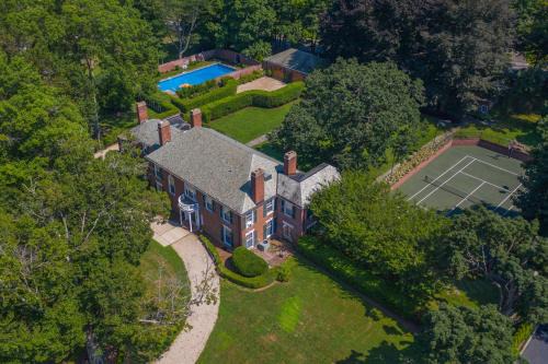 Luxury Estate Heated Pool - Tennis - Gym - Sauna!
