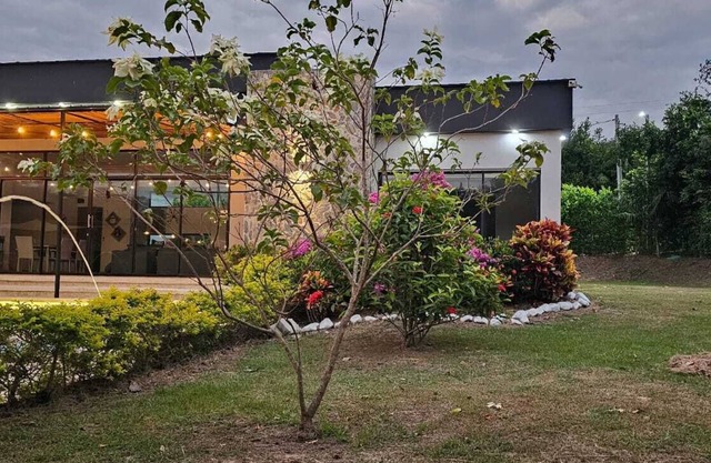 Luxury Estate with Swimming Pool and Private Jacuzzi