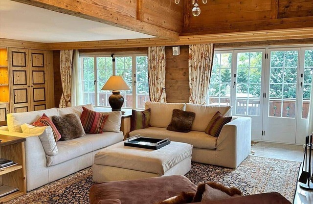 Luxury Flat Close to Park Hotel in Gstaad