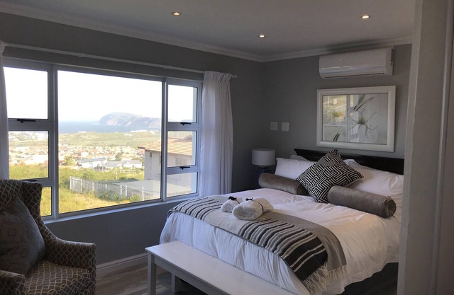 Luxury Fully fitted Holiday Home with spectacular sea views.