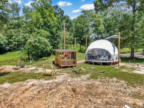 Luxury Geo Dome with Hot Tub Perfect for a Glamping Getaway near Houston, Texas