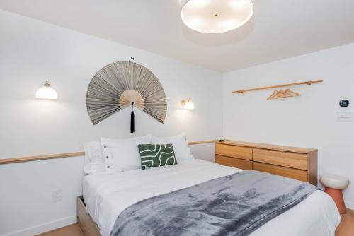 Luxury guest suite with private bath