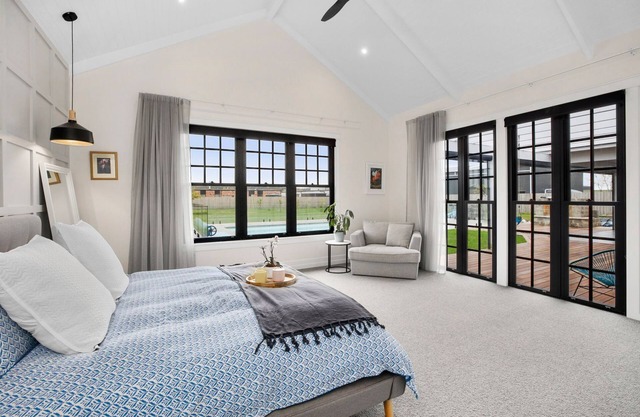 Luxury Hampton’s Estate with Swimming Pool