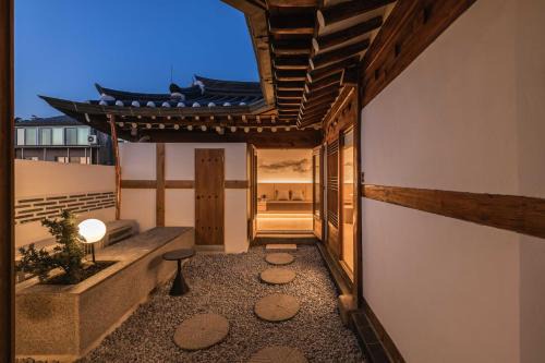 Luxury Hanok Moonlight Hill