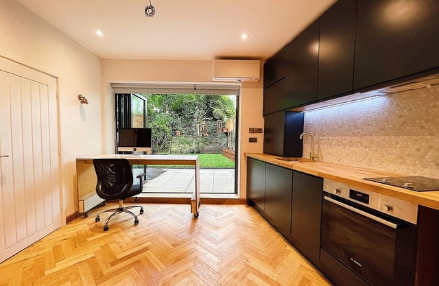 Luxury Hidden Garden Studio near Oval