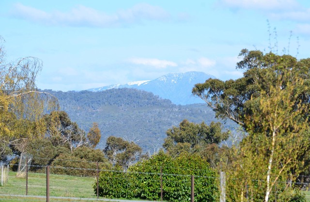 LUXURY HIGH COUNTRY ESCAPE WITH PANORAMIC VIEWS