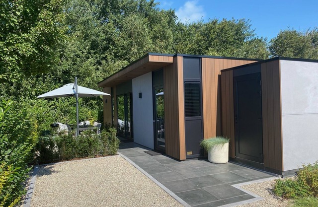 Luxury holiday chalet in Zeeland: Julianahoeve Renesse. Close to beach & centre