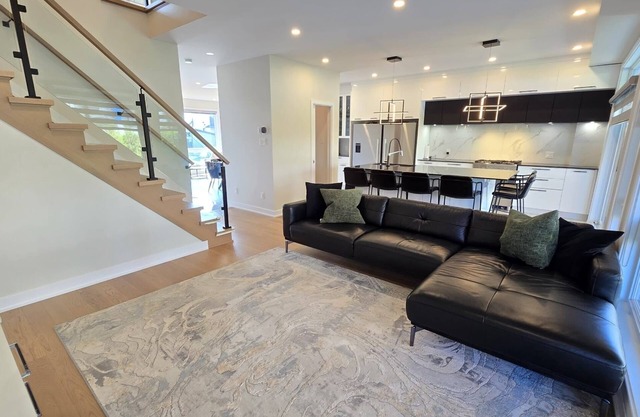 Luxury Home - Near Downtown Ottawa