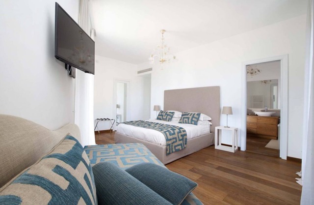 Luxury Home Sea View & Jacuzzi in Sorrento centre