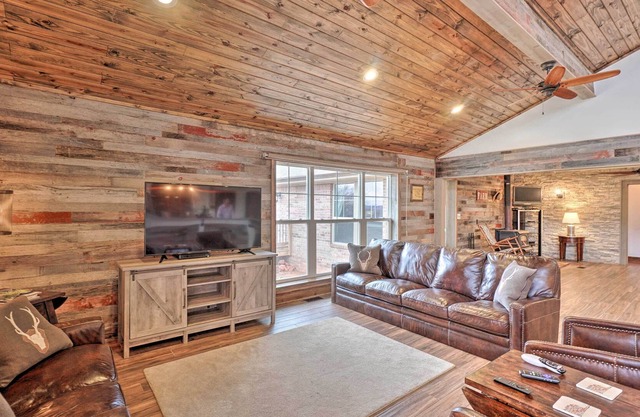 Luxury Home w/Pool + Forest Vistas - 29 Mi to OKC!