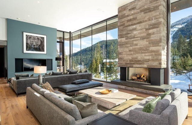 Luxury Home with Pool, Jacuzzi, Cinema, Pool Table