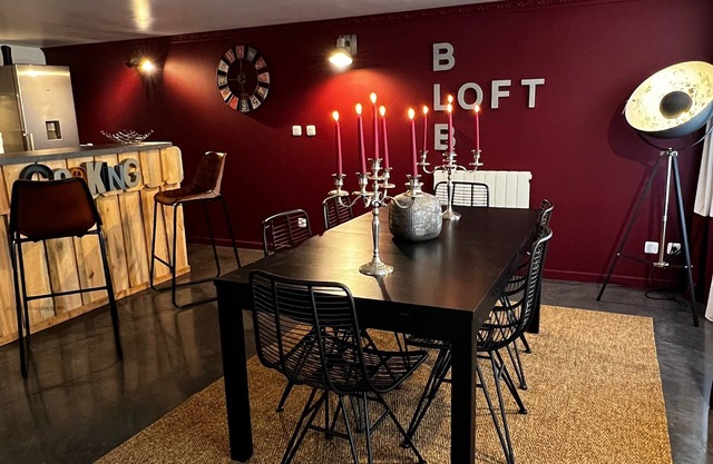 LUXURY HOUSE in stone Loft style, 10min from Bordeaux, tramway 800m away