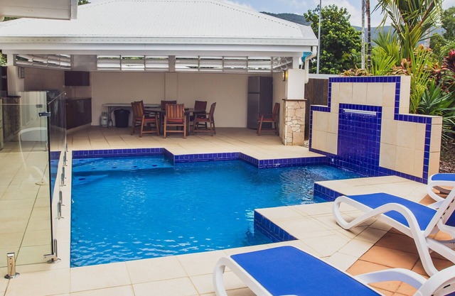 Luxury House on Clifton Beach with Heated Saltwater Swimming Pool