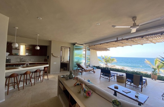 Luxury Indoor-Outdoor living @Zaha Cinco