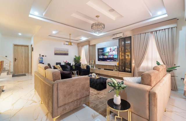 Luxury Lagos Apartment with 3 Bedrooms