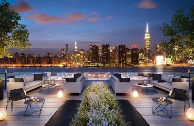 Luxury Living in Greenpoint: 2 BR with Manhattan Rooftop View