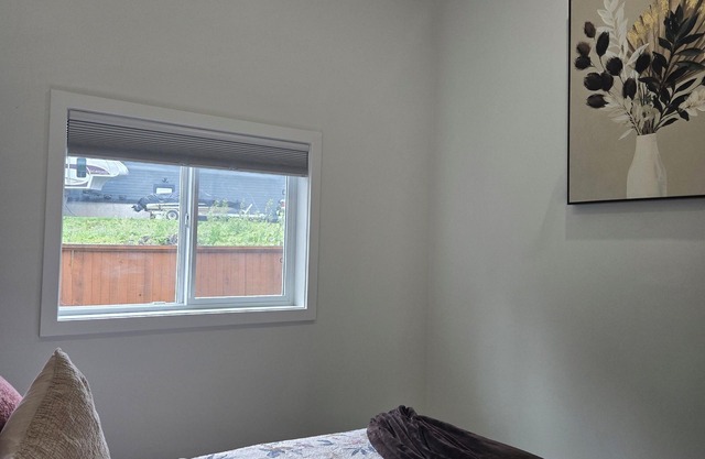 Luxury Lodge Getaway. W/private entrance in the luxurious part of Prince George
