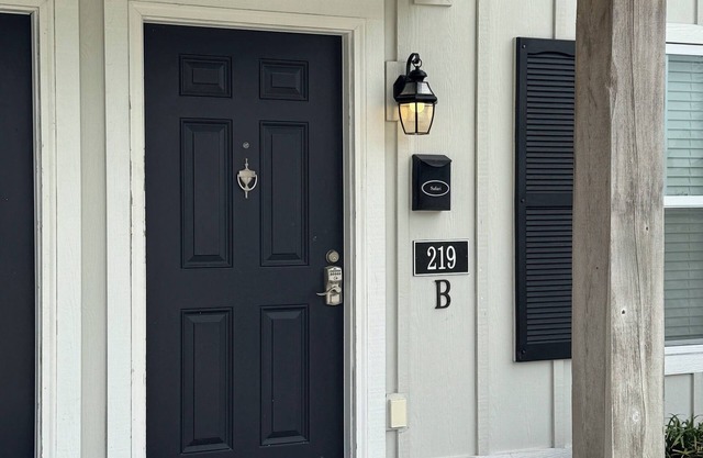 Luxury Lodging, Lakefront View, King Bed w/Private Bath, Private Patio.