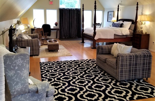 Luxury Loft minutes from Laurel Highlands