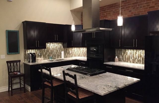 Luxury Loft Near Starved Rock Park, Great Restaurants In Walking Distance