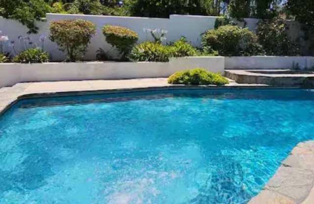 Luxury Modern best Prime Location Retreat PRIVATE POOL HOME Jacuzzi SPA 4 BDR