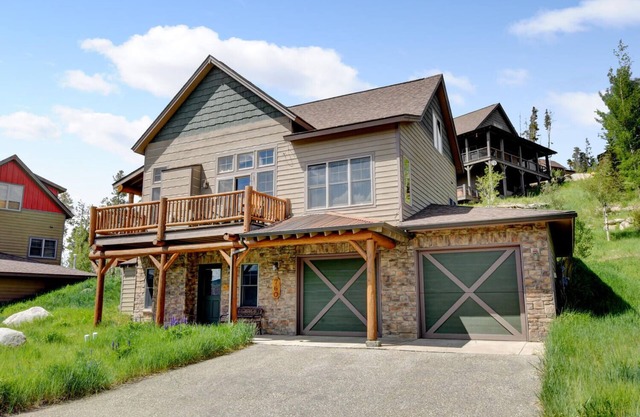 Luxury Mountain Cabin 760 I Private Hot Tub I Great Views I Best Price I Discounted Attractions
