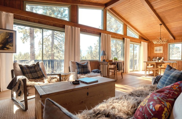 Luxury Mountain Chalet in Big Bear with views!