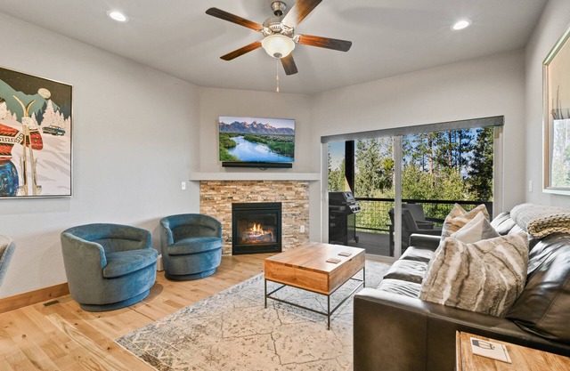 Luxury Mountain Chalet 168 I Private Hot Tub I Great Views I Best Price I Discounted Attractions