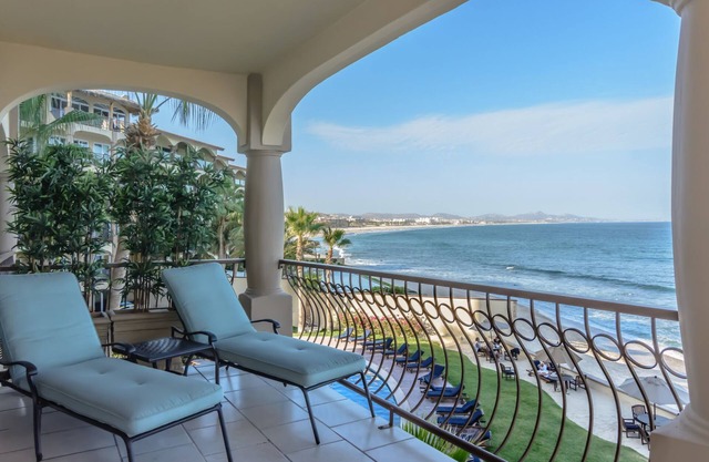 Luxury Oceanfront 3 bedroom Condo.Surf and Sun!