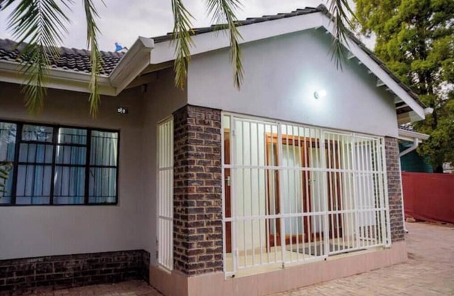 Luxury One Bed Near Sam Levy's