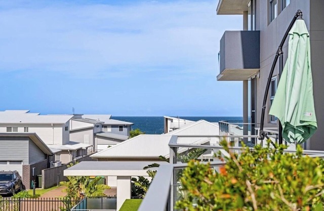 Luxury, over-sized private unit, by the beach. Pet friendly!