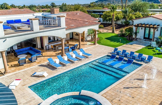 Luxury Paradise Valley Retreat with Splash Pad, Firepit & Sports Court