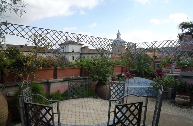 luxury penthouse in the heart of Rome with two terrific terraces on the domes