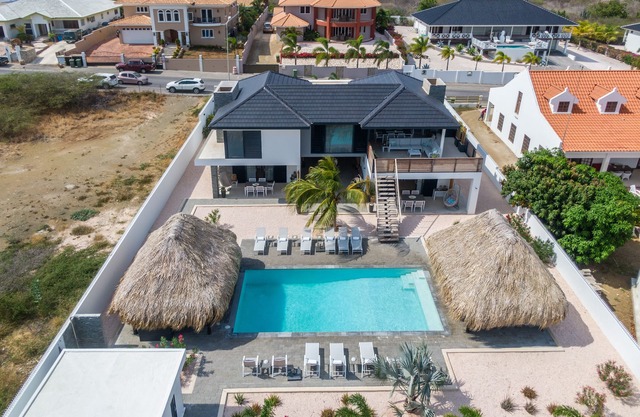 Luxury Penthouse “La Royal” Jan Thiel Beach Curaçao